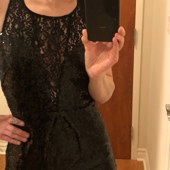 Cocktail sparkle dress with deep lacy V - Picture 5 of 10